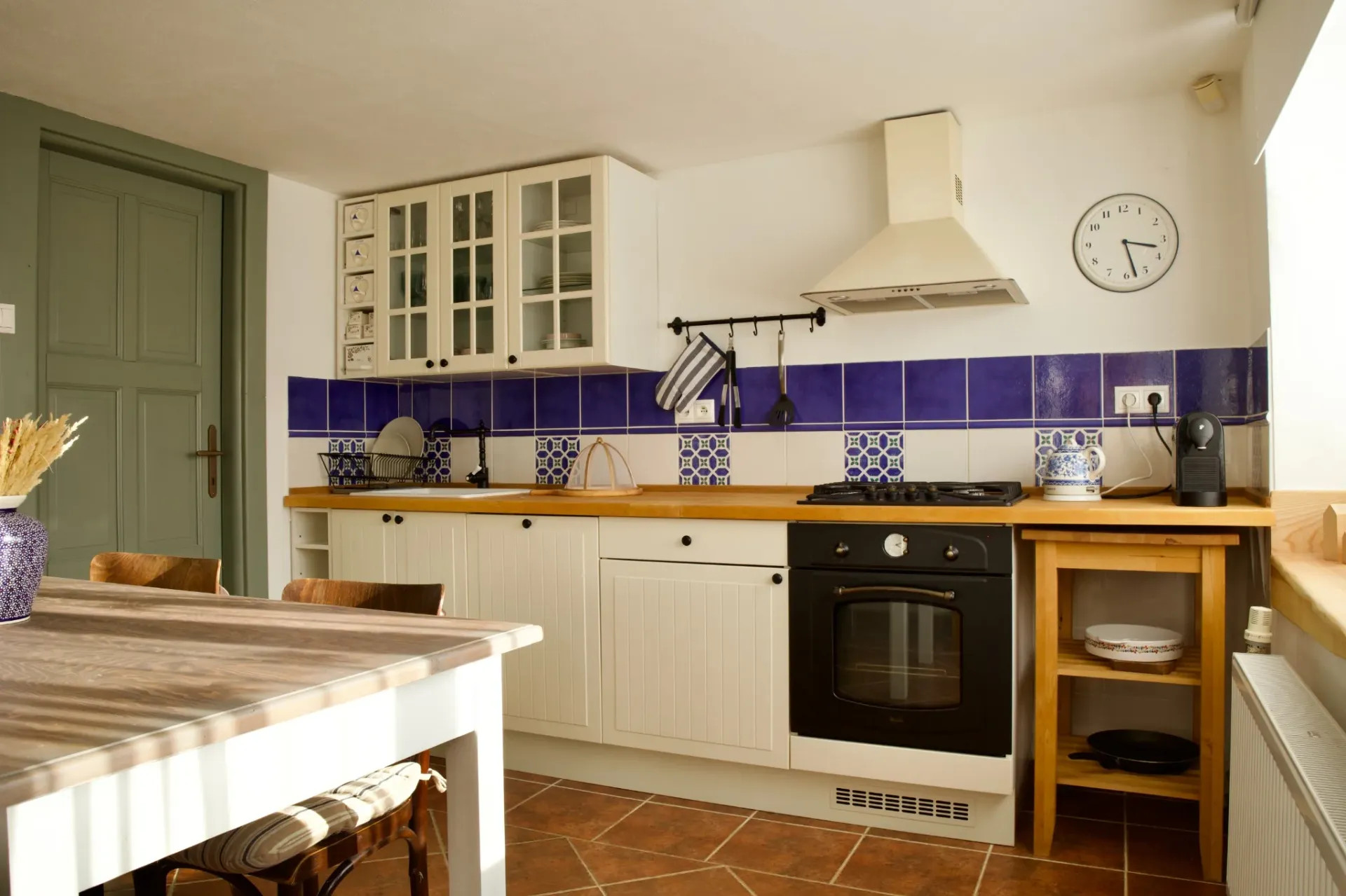 Kuchyňa s jedálňou